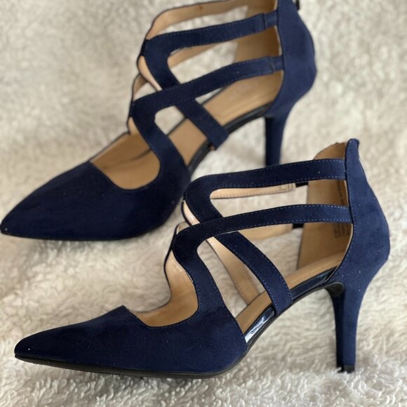 Liz Claiborne Refined Comfort Navy Blue Heels size 8.5 NEW never worn! - Picture 2 of 7